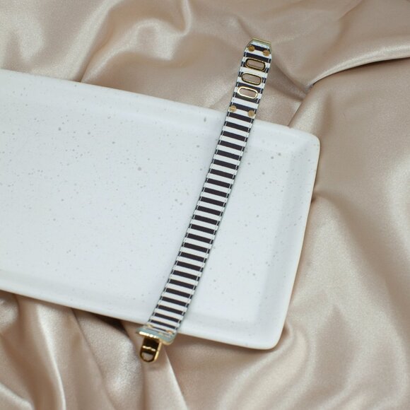 Henri Bendel Turn Lock Leather Bracelet Sage Green Gold Tone Size 7–8 - Picture 8 of 10